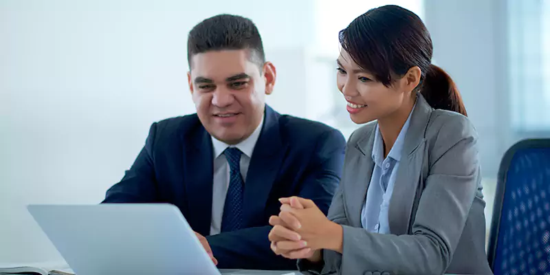 Why Partner with the Best TN Visa Consultants for Canadian Applicants for Myanmar?